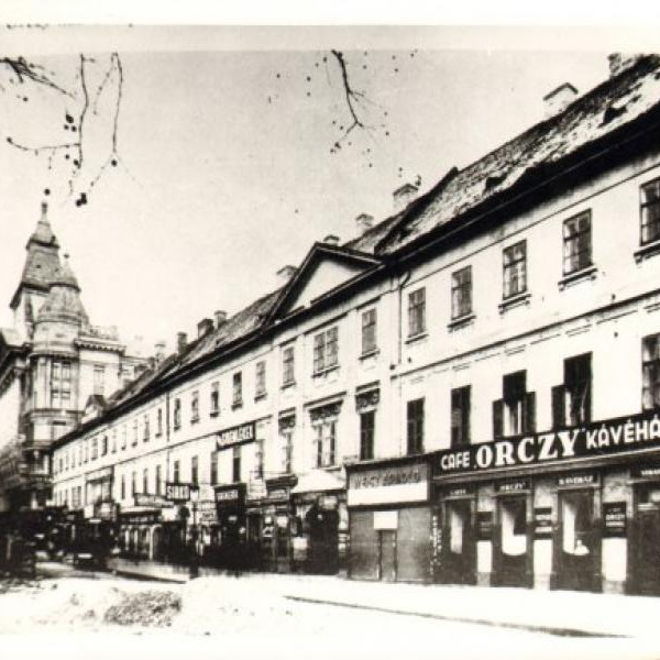 A főváros leghosszabb ideig működő kávéháza: az Orczy 1795-től 1935-ig várta vendégeit. A zsidónegyed szívének számító Orczy-házban működő hely kóser
